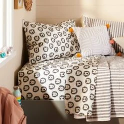 Toddler Lions Cotton Kids' Sheet Set Black & White - Pillowfort™