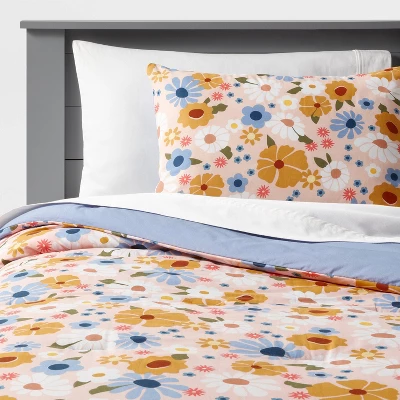 Vintage Floral Print Kids' Comforter Set - Pillowfort™ 5 Vintage Floral Print Kids' Comforter Set - Pillowfort™ - Image 3