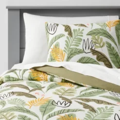 Botanical Print Kids' Duvet Cover Green - Pillowfort™ -Children Household Items GUEST dbc32c93 80be 480d 9ee9 3c7d63afb673