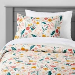Garden Floral Kids' Duvet Cover - Pillowfort™ -Children Household Items GUEST fcda96da 008e 4ff2 a38e f551ab08bc81